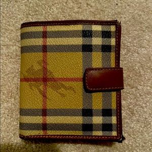 Burberry horseferry wallet. Good used condition.